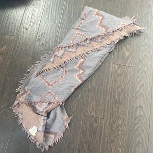 Aritzia blanket scarf